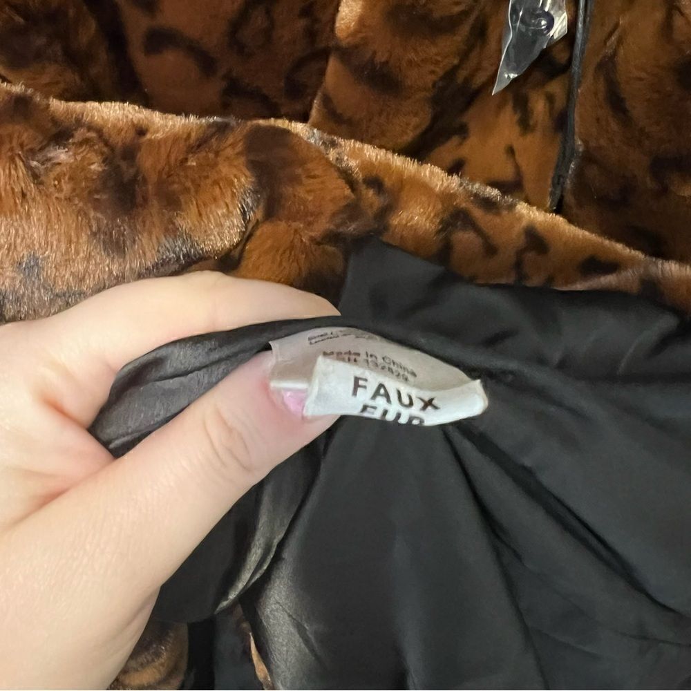 Revolve, Privacy Please Addison Coat in Leopard - Picture 11 of 13